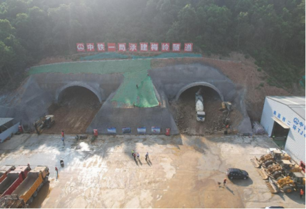 西二环高快项目梅岭隧路工程提前掘进