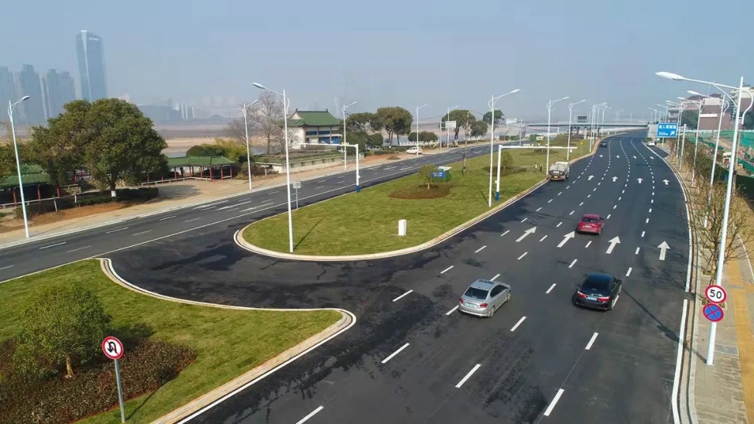 “不堵车了，通过功夫至少缩短了三分之二” 沿江中北大路提升刷新（一期）工程主线通车方便市民出行